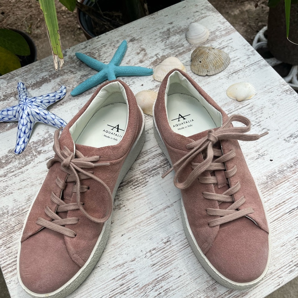 Aquatalia Neutral Suede Low Top Platform Sneakers, Lace up, Round Toe, Luxe, EUC